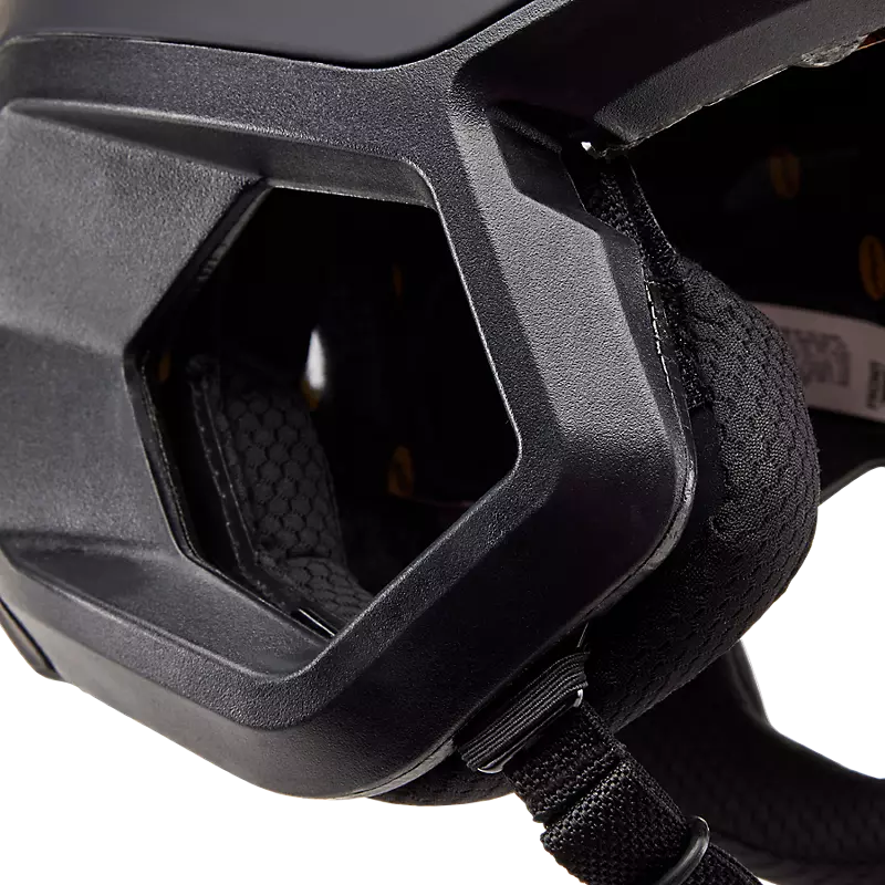 Fox Dropframe Mips helmet