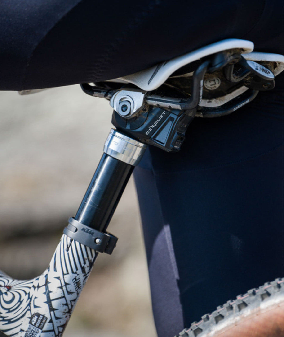 Tige de selle télescopique KS Rage Circuit 31,6 x 380 mm avec batterie, chargeur et télécommande