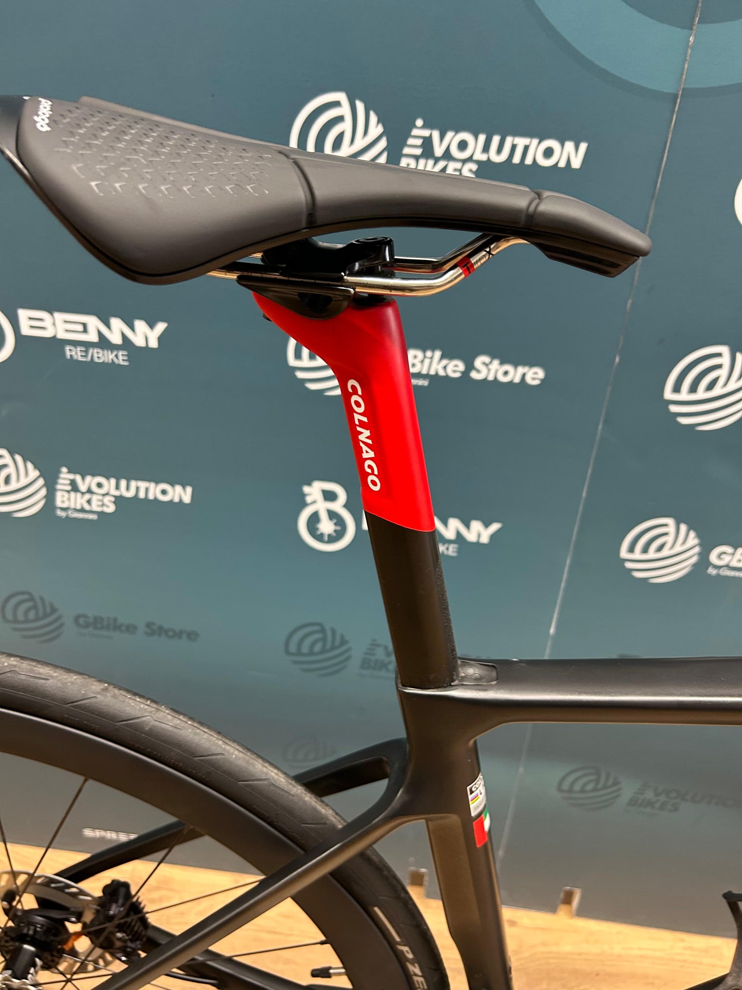 Colnago V4Rs UAE Emirates Taglia 455 - Usata