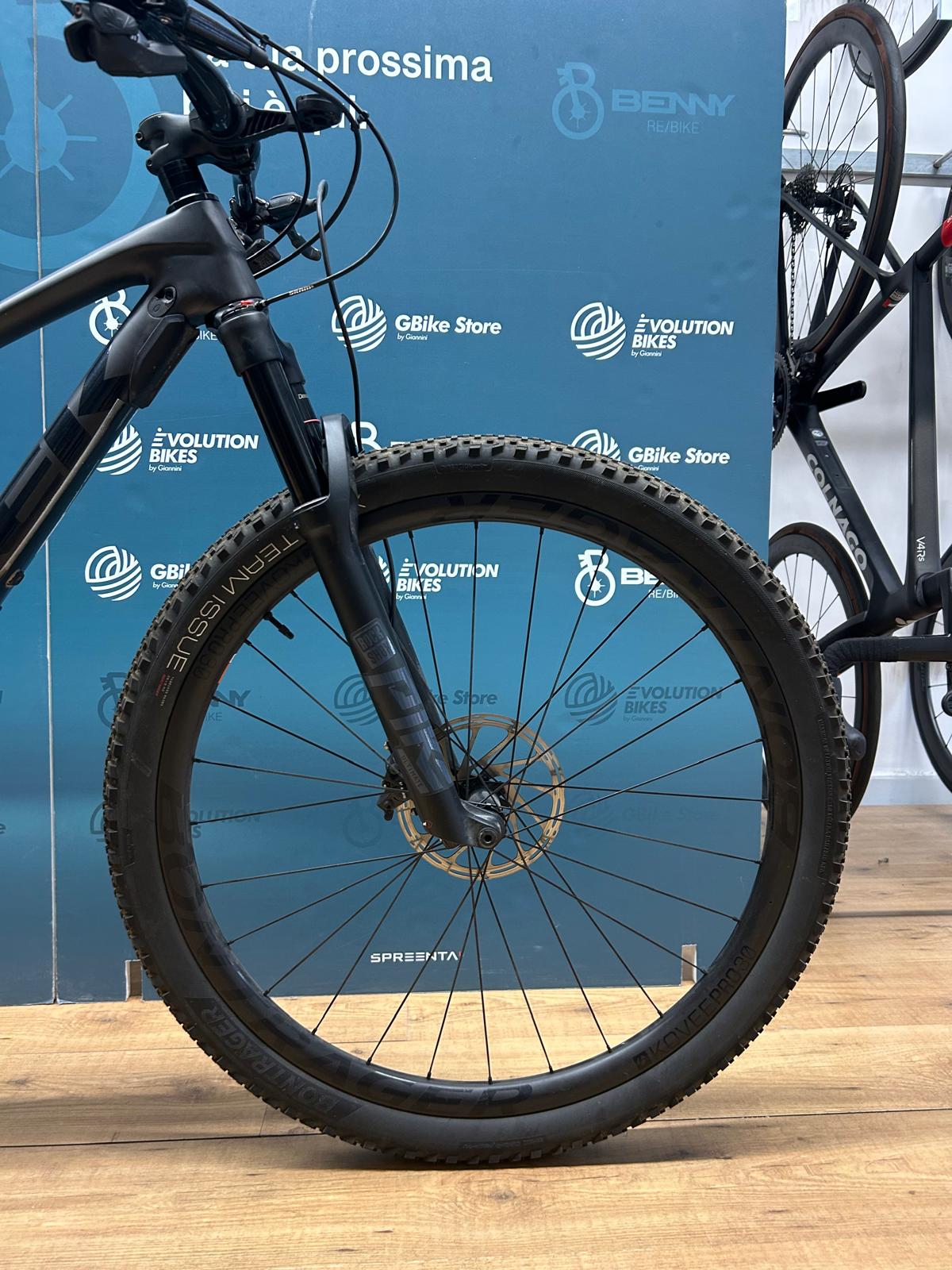 Trek Taille des haches de carburant supérieures M - Utilisé