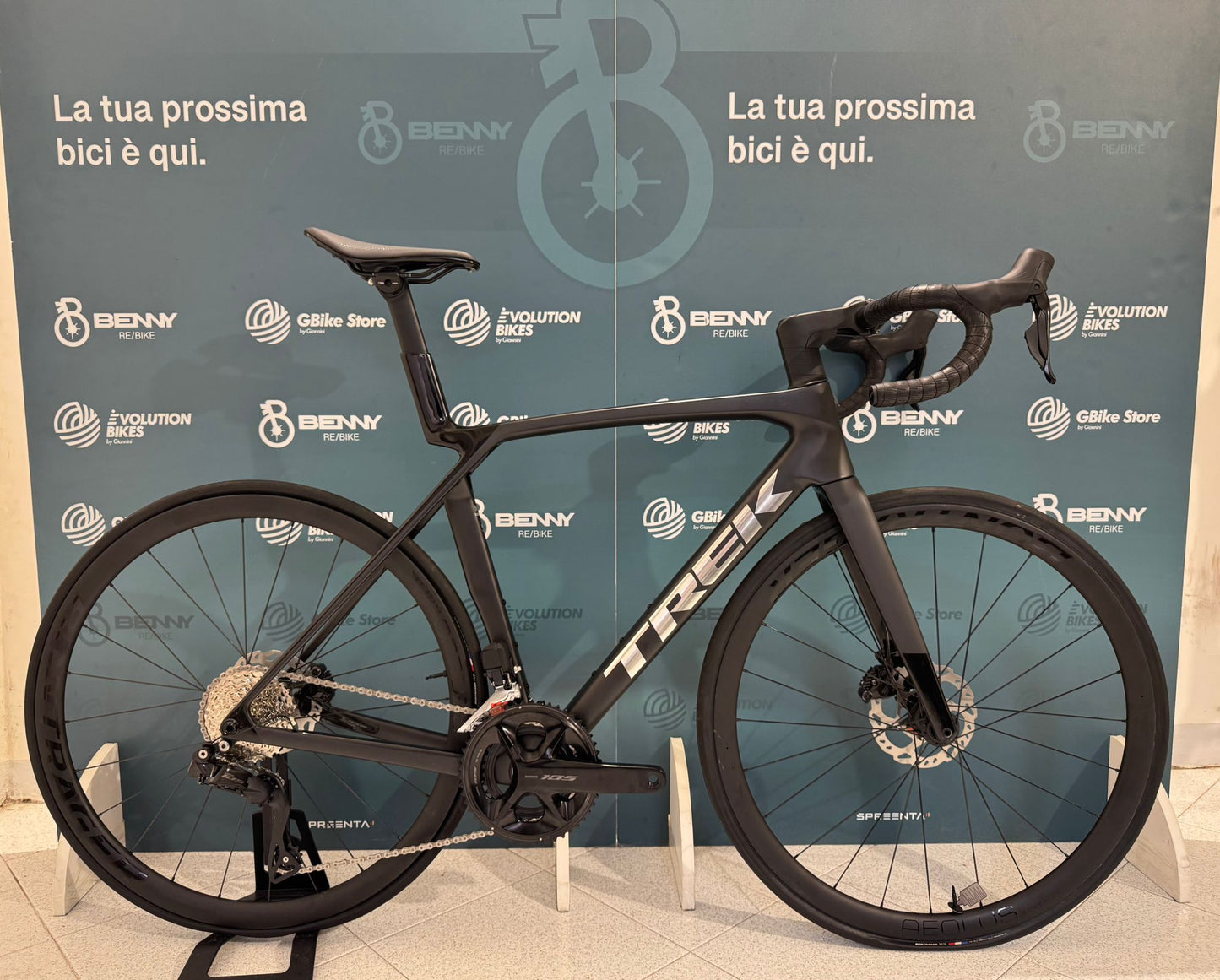 Trek Madone SL 6 janvier 8 2025 Taille ML - Démo