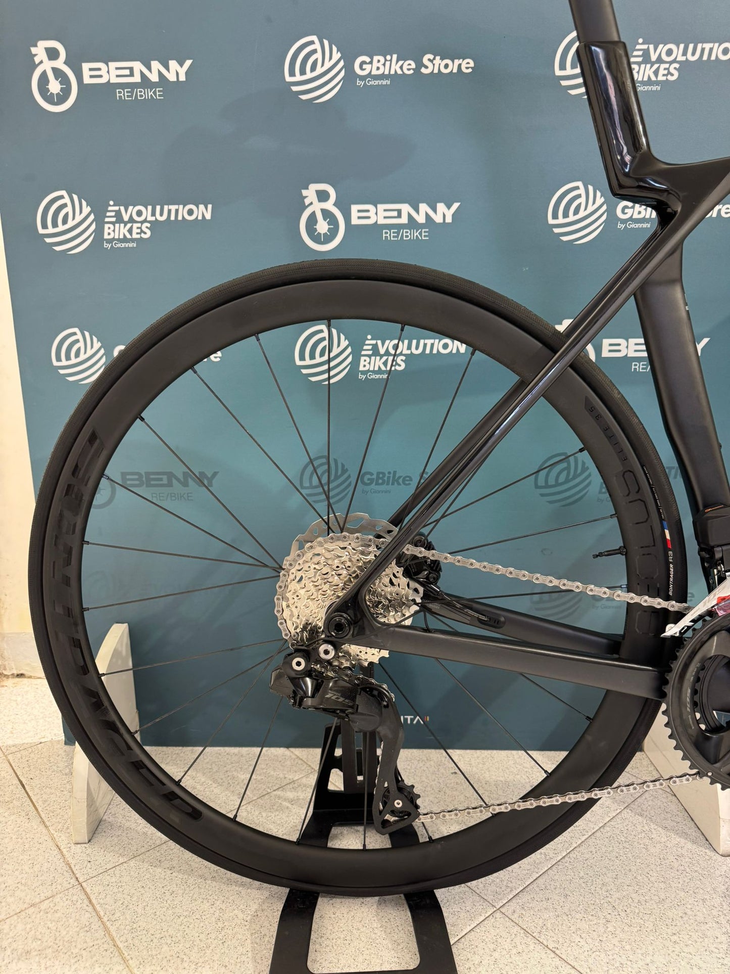 Trek Madone SL 6 janvier 8 2025 Taille ML - Démo