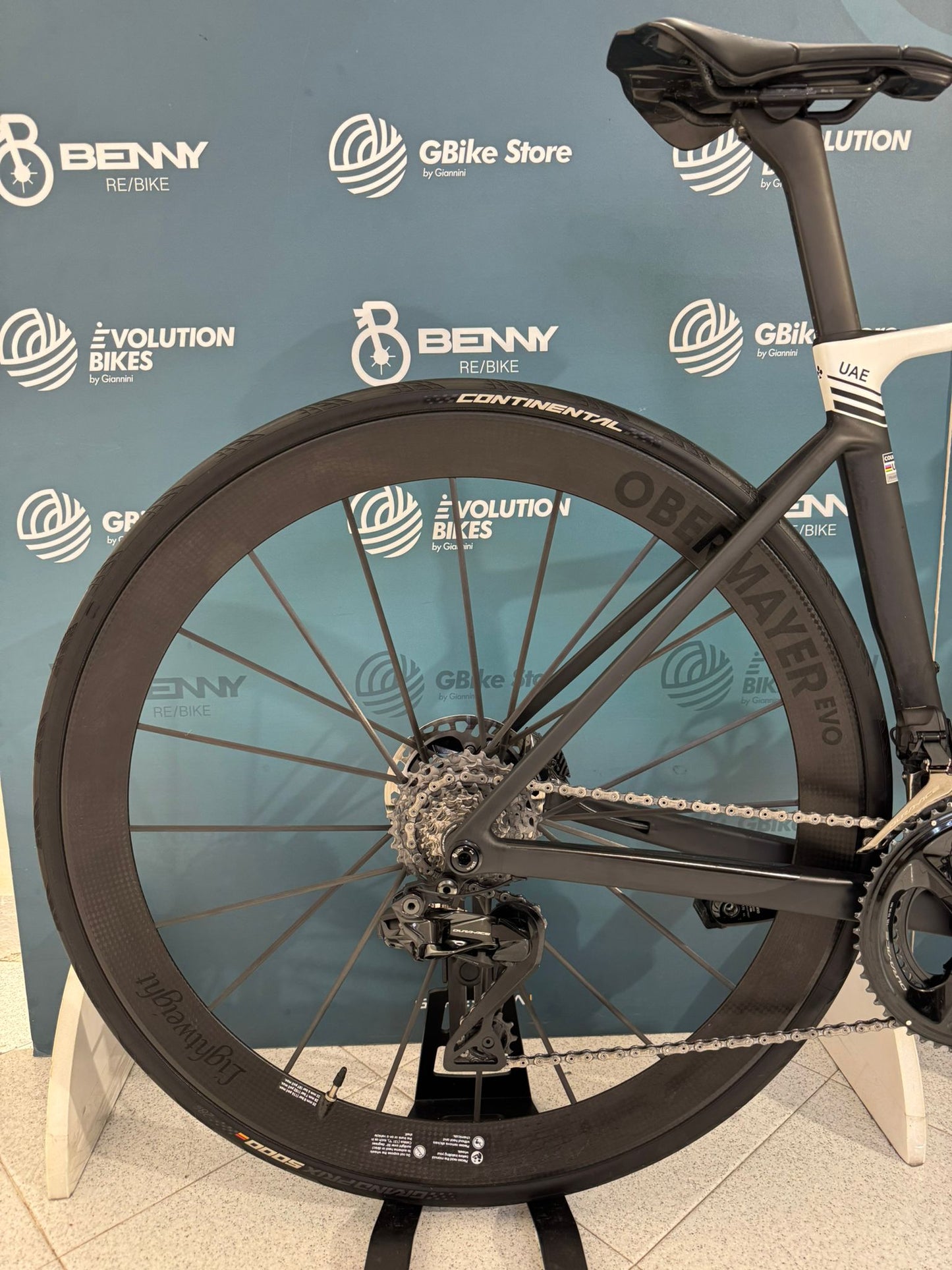 Colnago V5Rs Dura-Ace R9270 Di2 12v Léger Taille 45,5 - Occasion