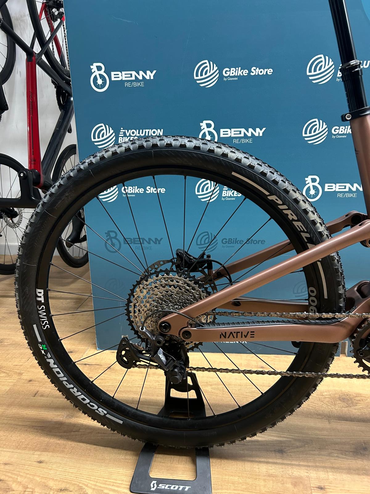 Megamo natywny rozmiar 10 L - Używany