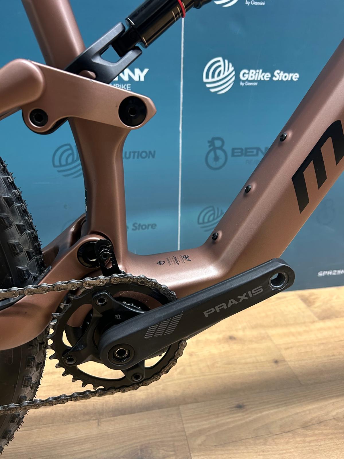 Megamo natywny rozmiar 10 L - Używany