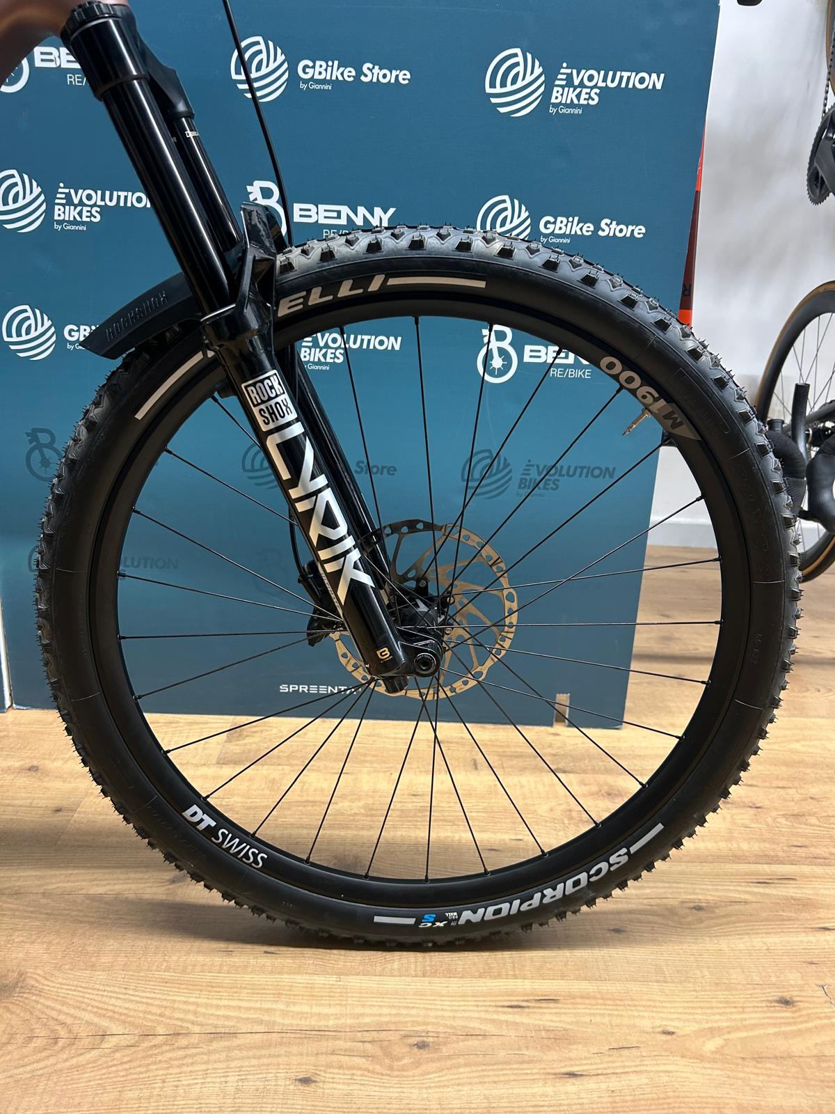 Megamo natywny rozmiar 10 L - Używany