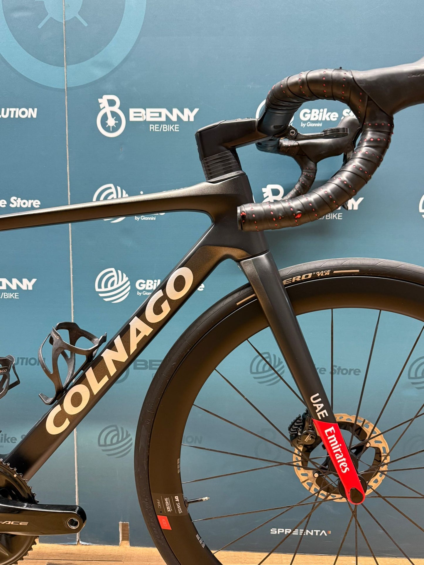 Colnago V4rs UAE Emirates taille 455 Dura-Ace di2 - Occasion