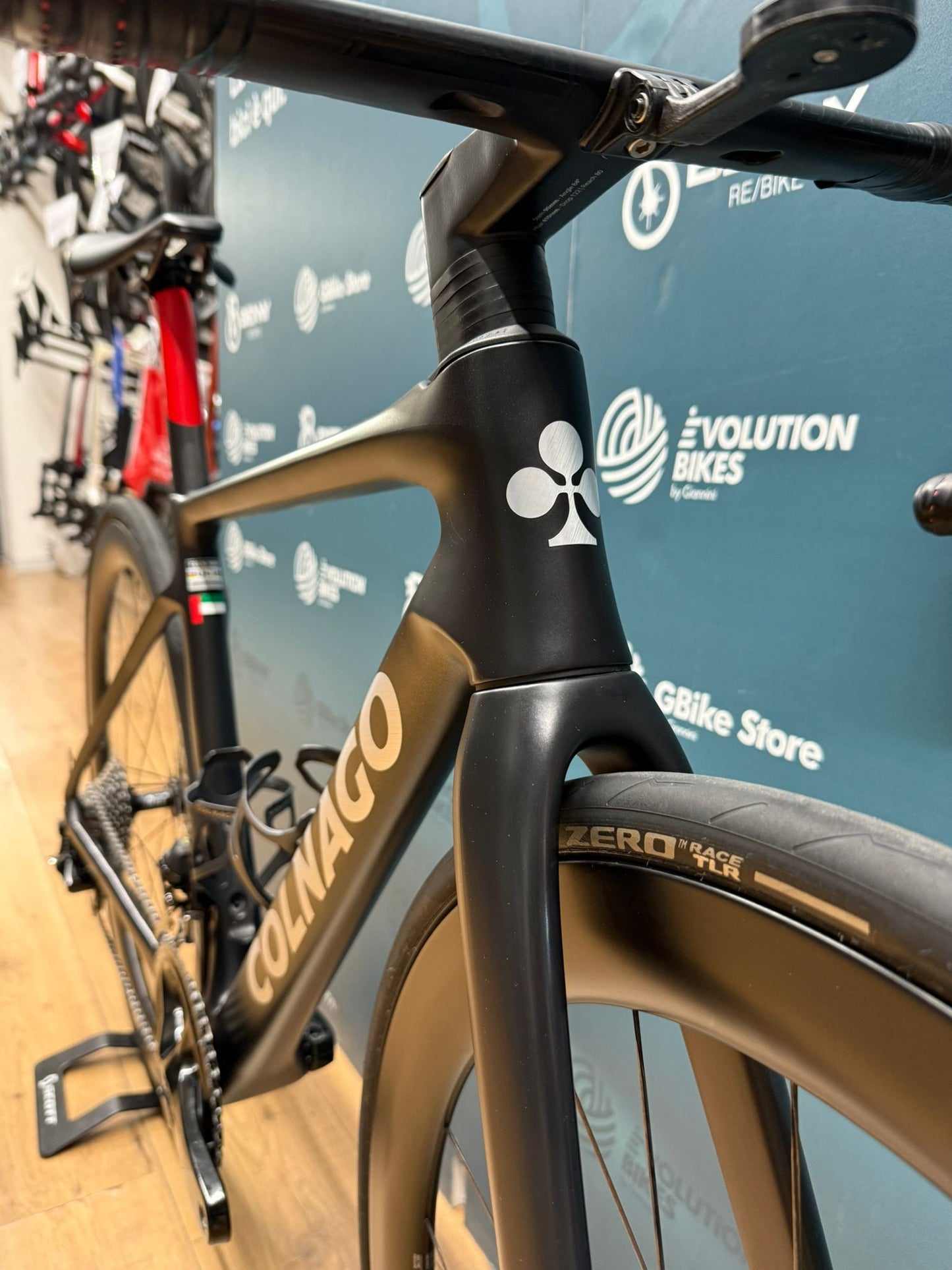 Colnago V4rs UAE Emirates taille 455 Dura-Ace di2 - Occasion