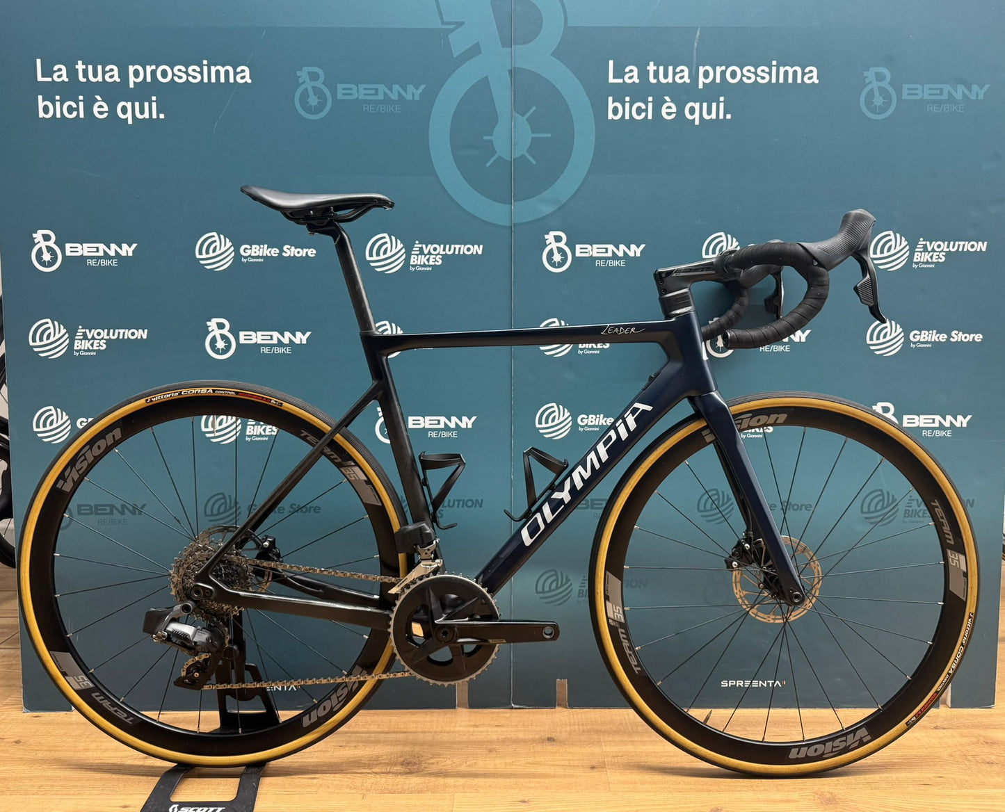 Tamaño Olympia Leader Rival AXS L - Usado