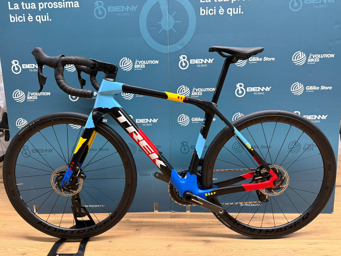 Trek Domane SLR 7 AXS Team Replica Größe 54 - Gebraucht