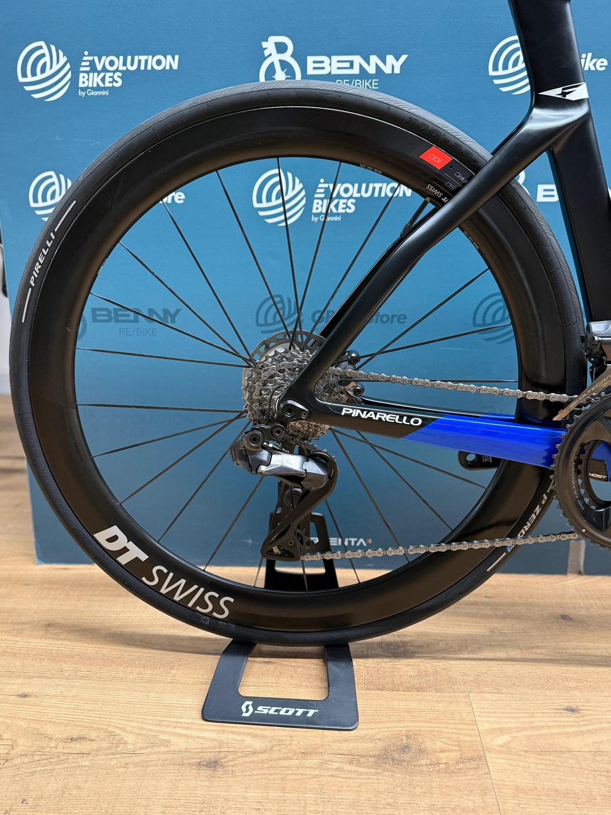 Pinarello Dogma F Ultegra Di2 12v Tamaño XL - Usado