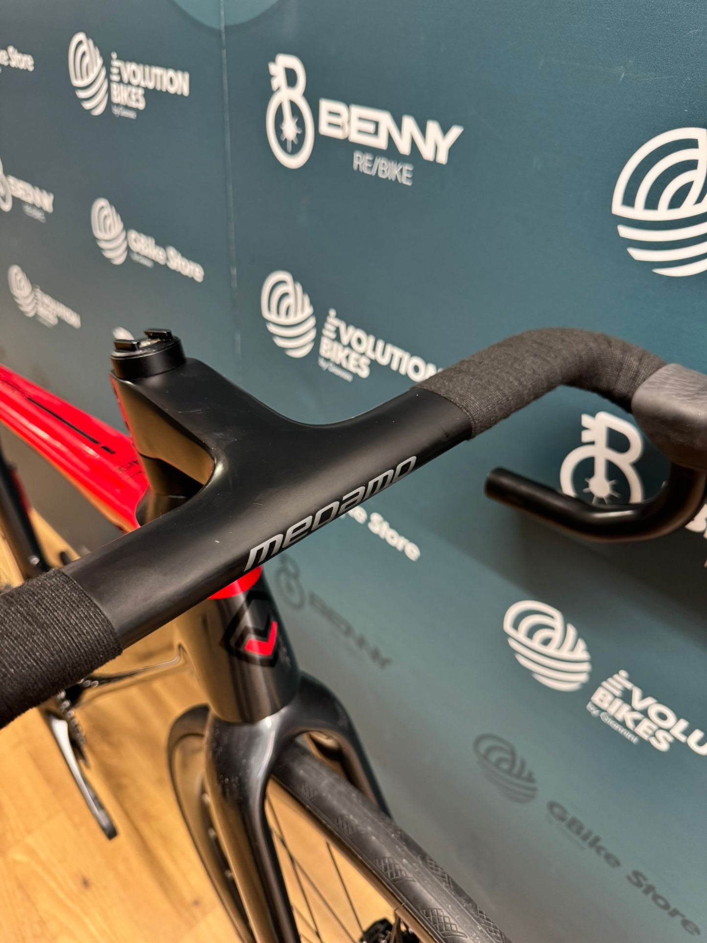 Corte de disco Megamo Raise S - Usado