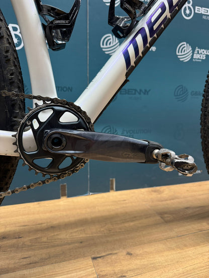 Megamo Factory AXS Size L - Used