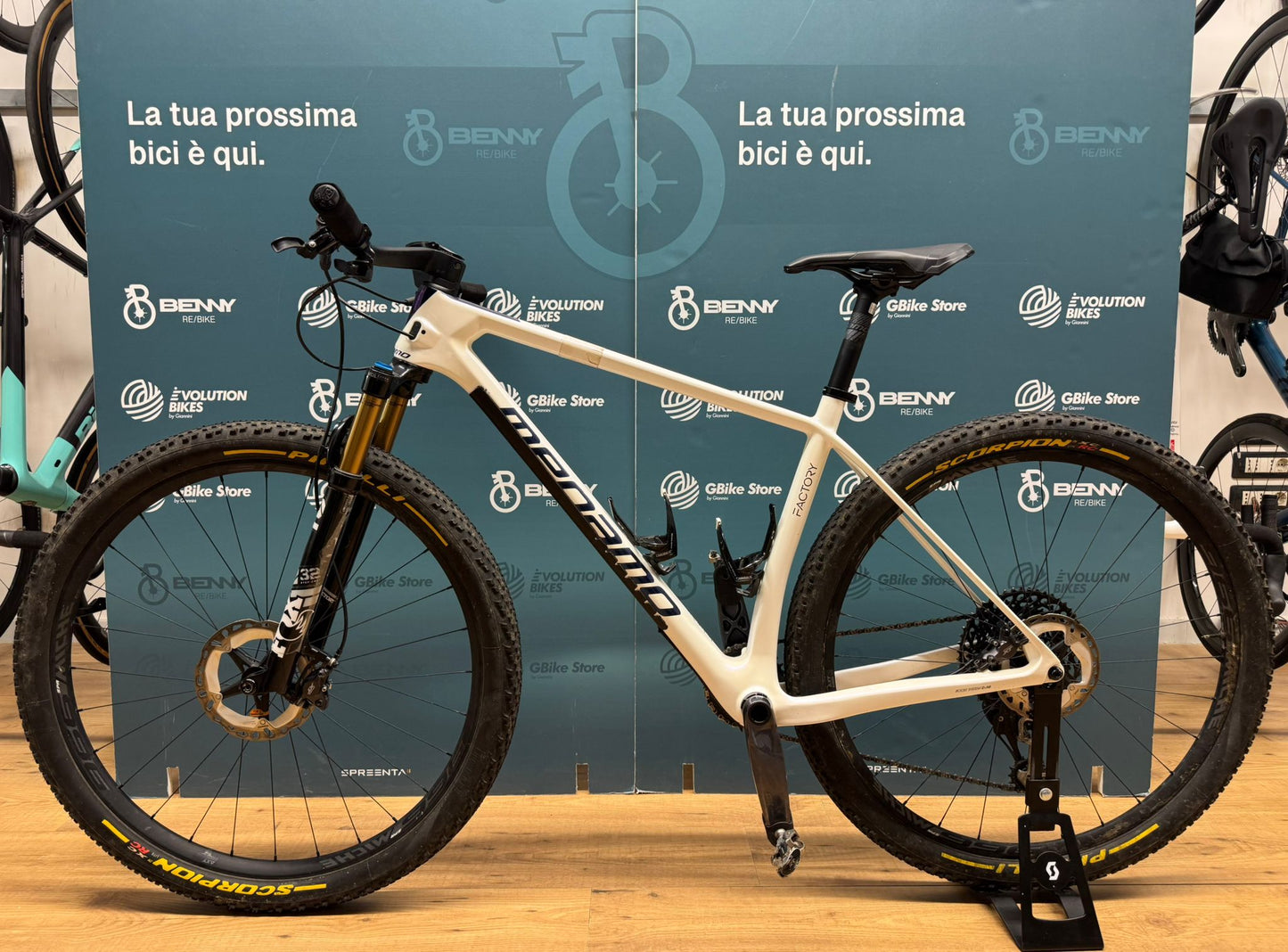 Megamo Factory AXS Size L - Used