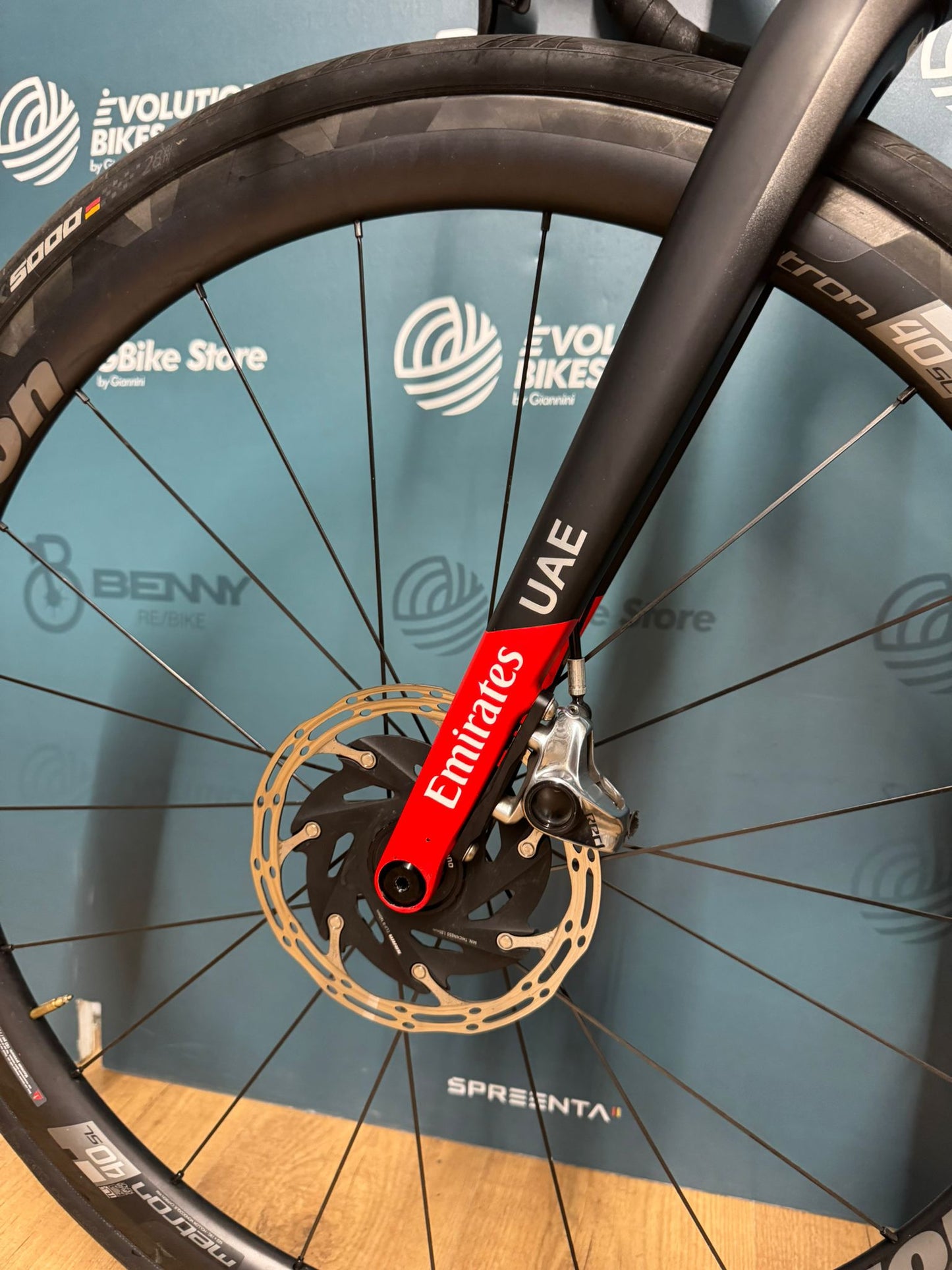 Colnago V4Rs ZEA Emirates Red AXS Rozmiar 45,5