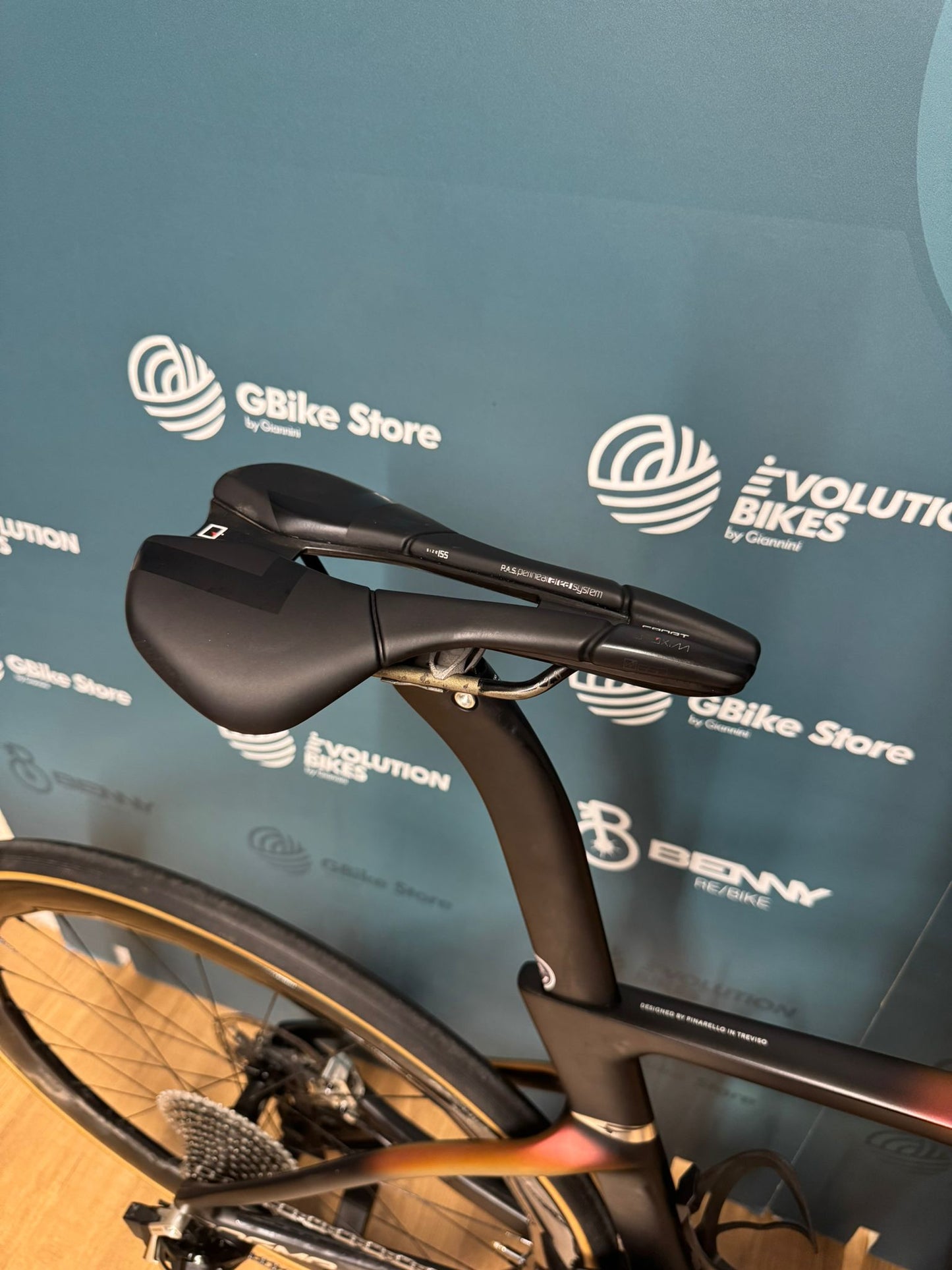 Pinarello Dogma F Rouge E1 AXS 12v Taille 51.5 - Occasion