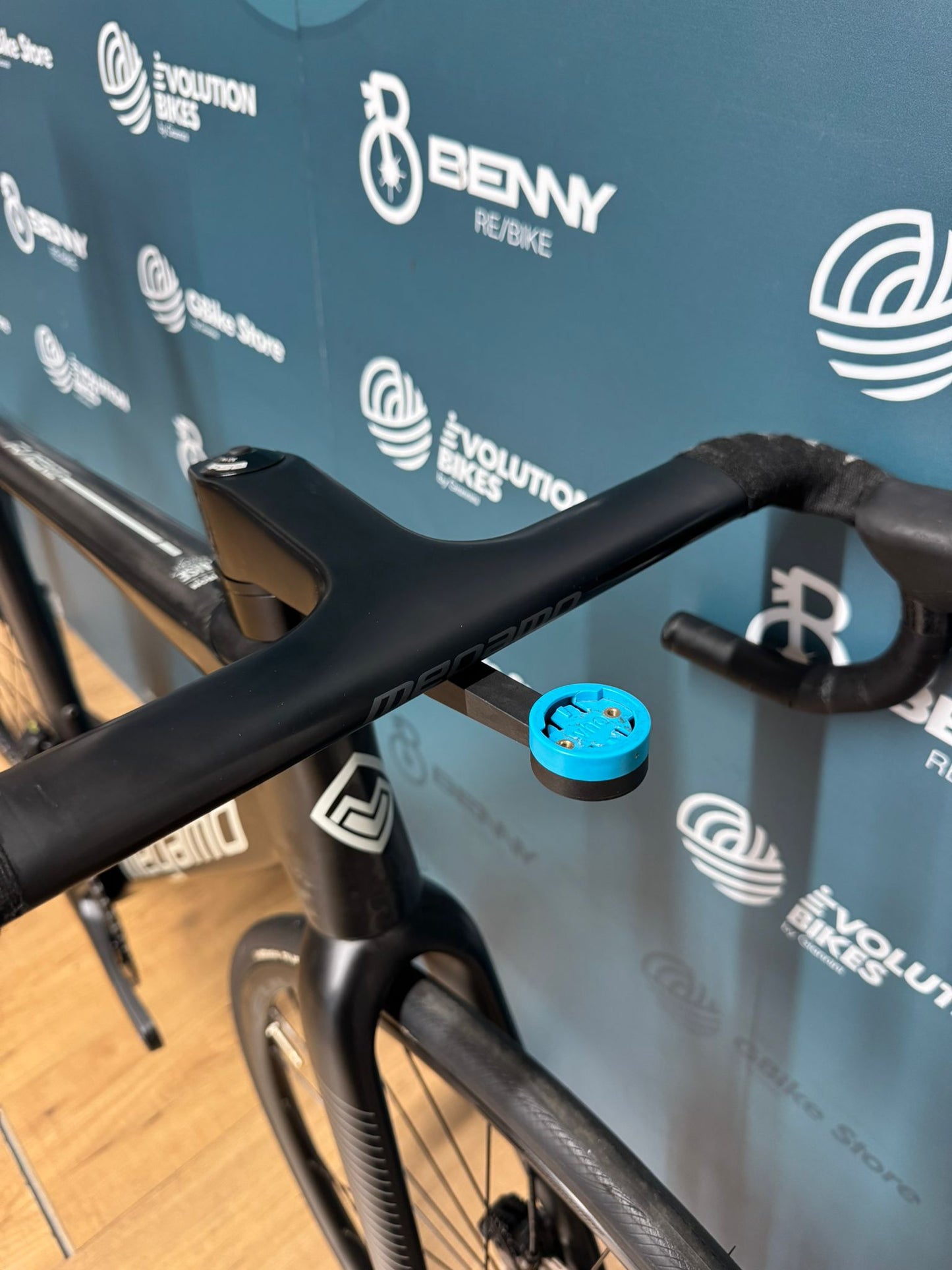 Megamo Raise Ultegra Di2 12v Disc Size M - Used