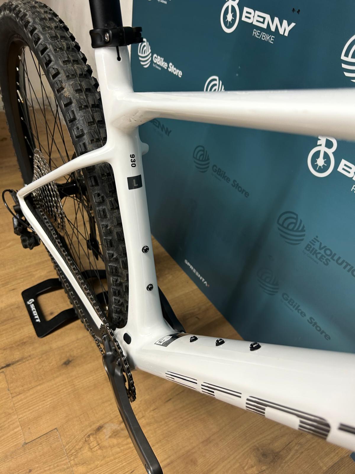 Scott Scale Taille 930 L - Utilisé