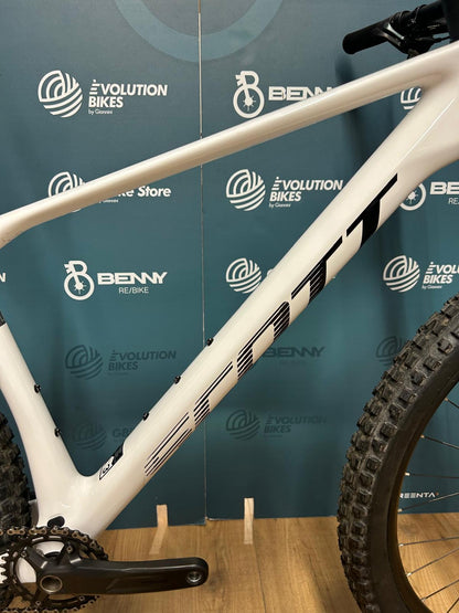 Scott Scale Taille 930 L - Utilisé