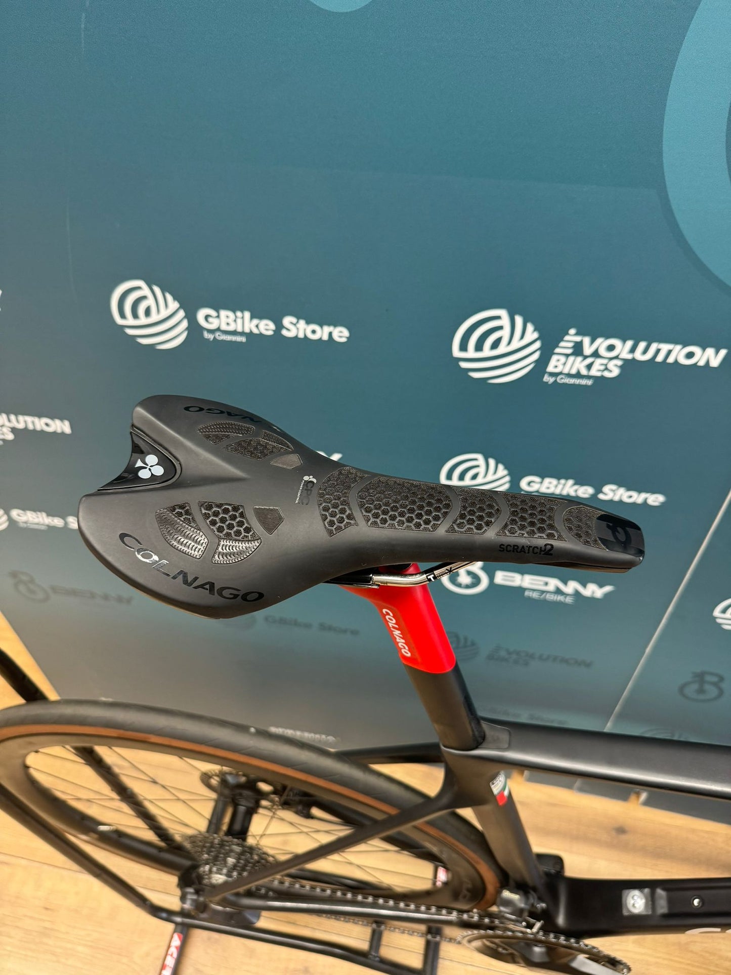 Colnago V4RS UAE EMIRATES Taille 530 - Utilisé