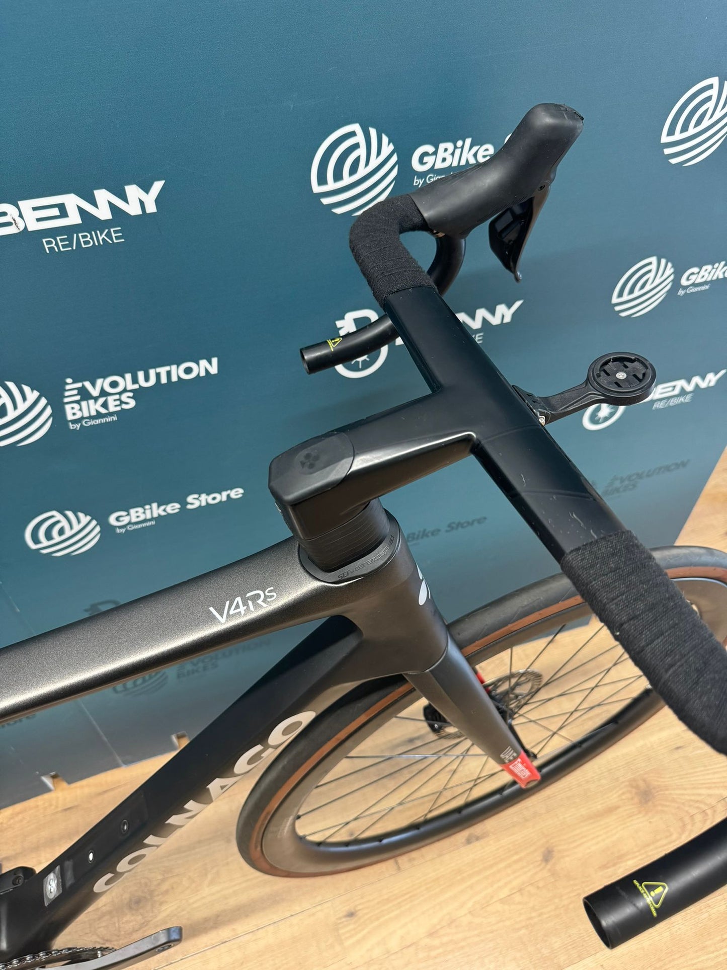 Colnago V4RS UAE EMIRATES Taille 530 - Utilisé