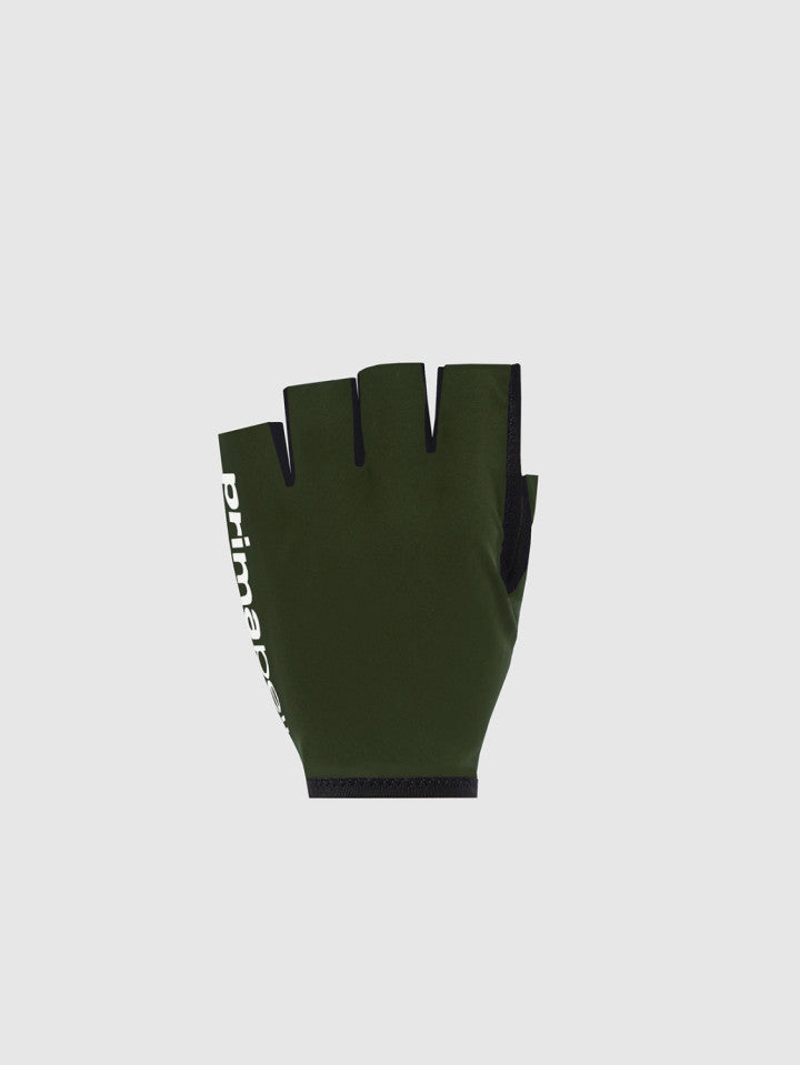 Pissei gloves first skin 2025