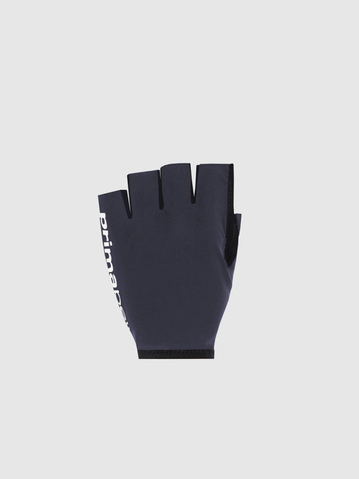 Pissei gloves first skin 2025